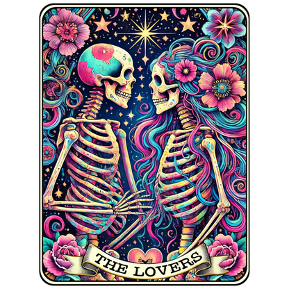 Una colorida ilustración que presenta dos esqueletos, titulada "Los amantes", rodeados de flores vibrantes y estrellas sobre un fondo oscuro.