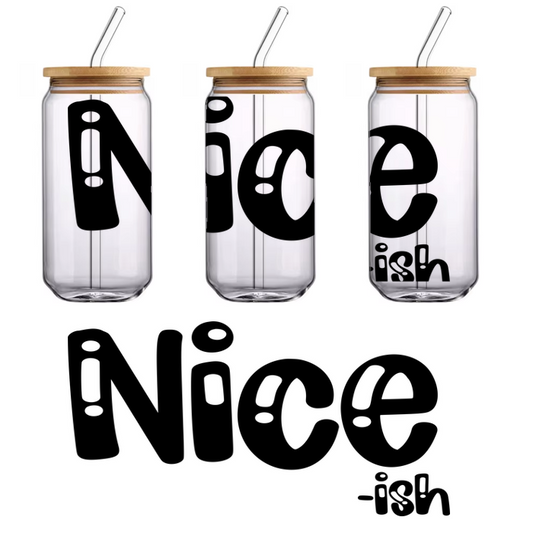 Esta imagen presenta una silueta simple y elegante de un cuervo en negro. Transferencias UV