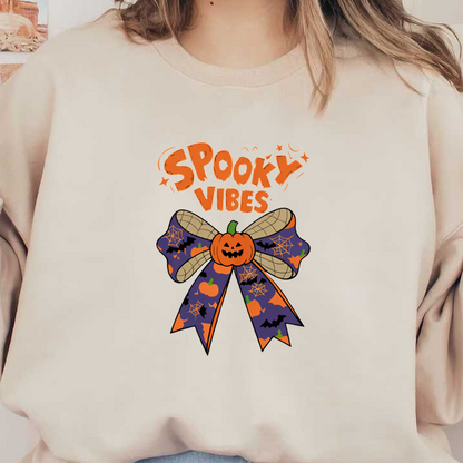 ¡Una cinta festiva que presenta una calabaza sonriente, coloridos motivos de Halloween y la divertida frase "Spooky Vibes" para darle un toque alegre!