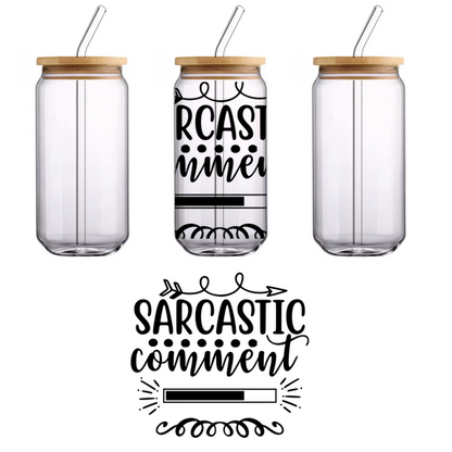 Ilustración minimalista de un gato negro que resalta su elegante silueta y sus distintivas orejas puntiagudas. ¡Perfecta para los amantes de los felinos! Transferencias UV