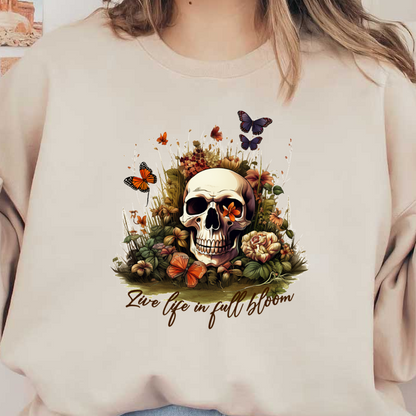 Un diseño bellamente ilustrado que presenta una calavera rodeada de flores y mariposas vibrantes, acompañada de la frase "Vive la vida en plena floración".