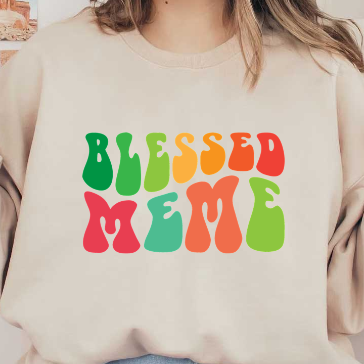 Un diseño colorido y divertido que presenta las palabras "Blessed Meme" en letras vibrantes y psicodélicas.