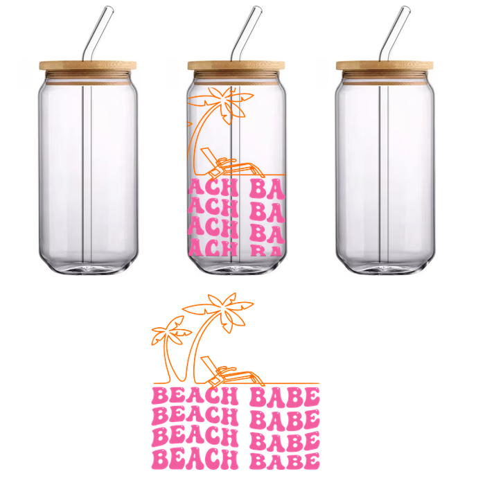 Un gráfico vibrante de "Beach Babe" que presenta palmeras divertidas y un ambiente playero relajado, perfecto para prendas o accesorios de verano. Transferencias UV