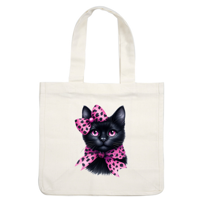 Un elegante gato negro con ojos de color rosa vibrante, adornado con un divertido lazo rosa y una bufanda con lunares para una apariencia elegante.