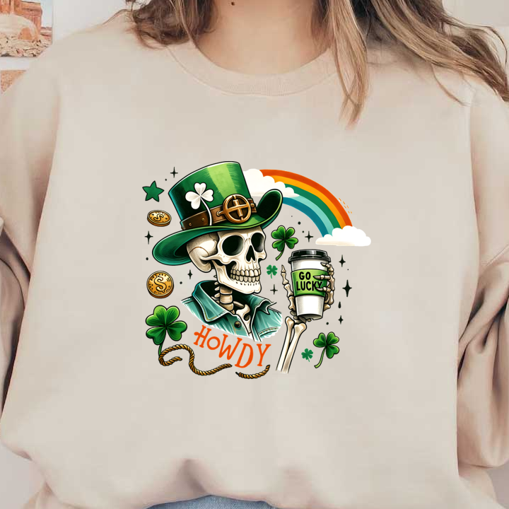 Una calavera caprichosa con un sombrero de duende verde y sosteniendo una taza de café, rodeada de tréboles, monedas y un arcoíris.