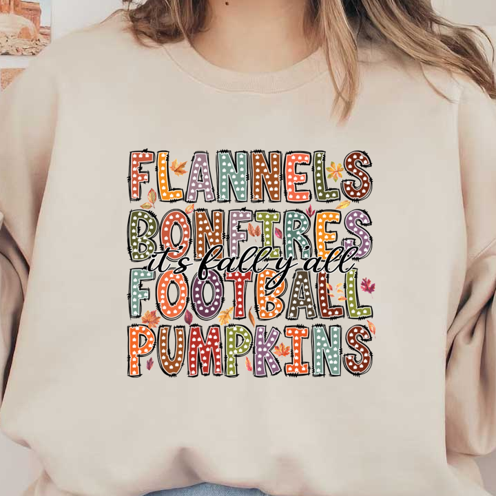 Celebre el otoño con este diseño vibrante que muestra palabras clave como "Franelas", "Fútbol", "Calabazas" y "Fogatas", ¡perfectas para la temporada!