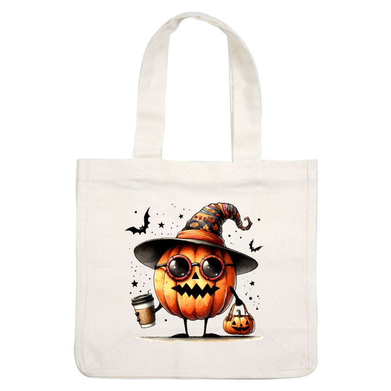 Este extravagante personaje de calabaza, que viste un sombrero de bruja estampado y gafas, sostiene una taza de café y una bolsa de dulces.