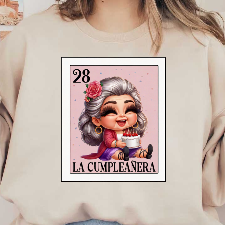 Un alegre personaje de dibujos animados con cabello gris y una flor rosa sostiene un pastel de cumpleaños, celebrando "La Cumpleañera".