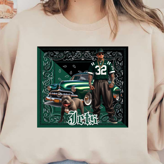 Una elegante figura con una camiseta verde de los Jets posa con un pitbull frente a un automóvil verde antiguo.