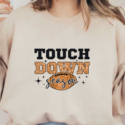 Celebre el fútbol con este elegante gráfico "Touch Down Season" que incluye texto brillante y una ilustración de fútbol.