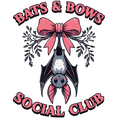 Un diseño divertido y caprichoso que presenta un lindo murciélago colgando de un lazo rosa, y que promueve el "Bats &amp; Bows Social Club".