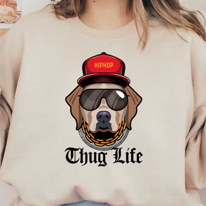 Un perro genial que luce una gorra roja "HIPHOP", gafas de sol y una cadena dorada, y que irradia una onda urbana y elegante.