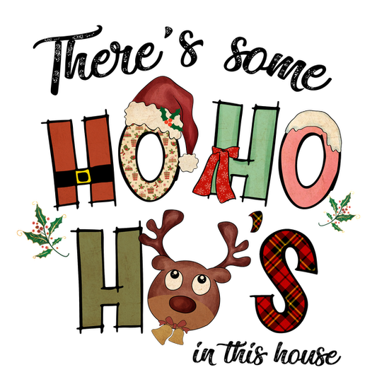 Un alegre diseño con temática navideña que presenta letras divertidas que deletrean "HO HO HO", completo con un lindo reno y elementos festivos.