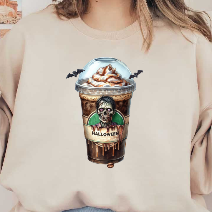 Deléitese con este espeluznante frappuccino con temática de Halloween cubierto con crema batida, que presenta un macabro diseño de zombie y chocolate goteando.