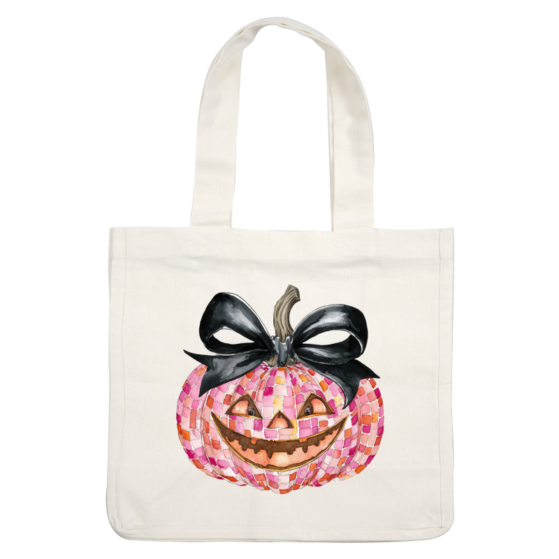 Una calabaza rosa caprichosa con diseño de mosaico, adornada con un elegante lazo negro, que presenta una sonrisa alegre y ojos divertidos.