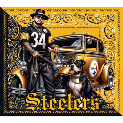 Una elegante ilustración que muestra a un hombre con una camiseta de los Steelers junto a un perro sonriente frente a un automóvil antiguo.