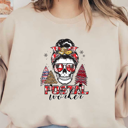 Un gráfico festivo que presenta una calavera con accesorios festivos, que encarna el espíritu de un alegre trabajador postal durante las vacaciones.