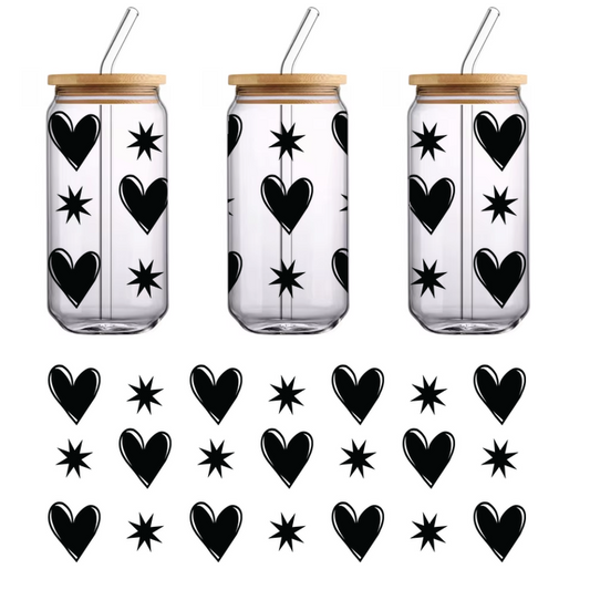 Un patrón divertido que presenta corazones alternados y formas de estrellas en un diseño negro minimalista, perfecto para una estética alegre. Transferencias UV