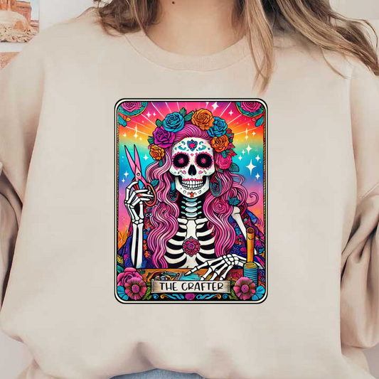 Una ilustración vibrante y colorida de un esqueleto llamado "El Artesano", adornado con flores, sosteniendo tijeras entre herramientas de artesanía.
