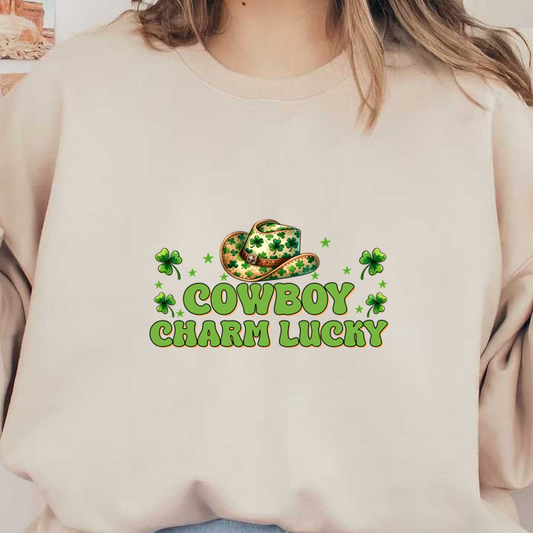 Este diseño divertido presenta un sombrero de vaquero adornado con tréboles, complementado por el texto caprichoso "Cowboy Charm Lucky" en verde vibrante.